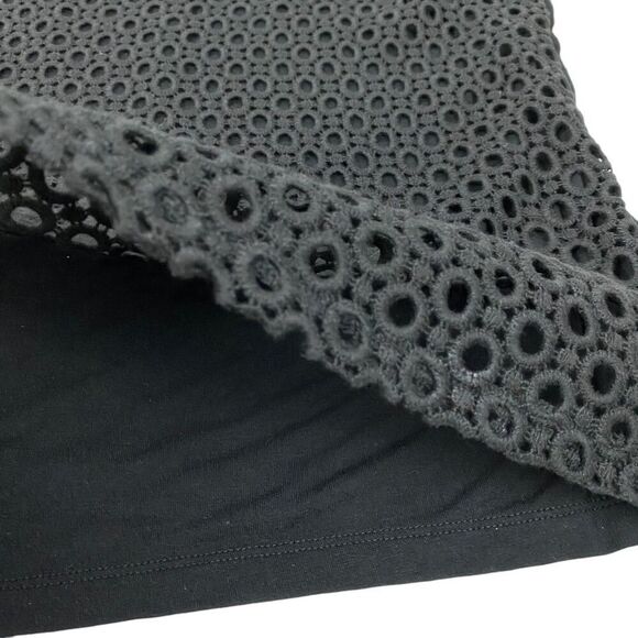 Talbots Sleeveless Crochet Eyelet Stretch Black Knit Top size Medium Petite - Picture 4 of 5